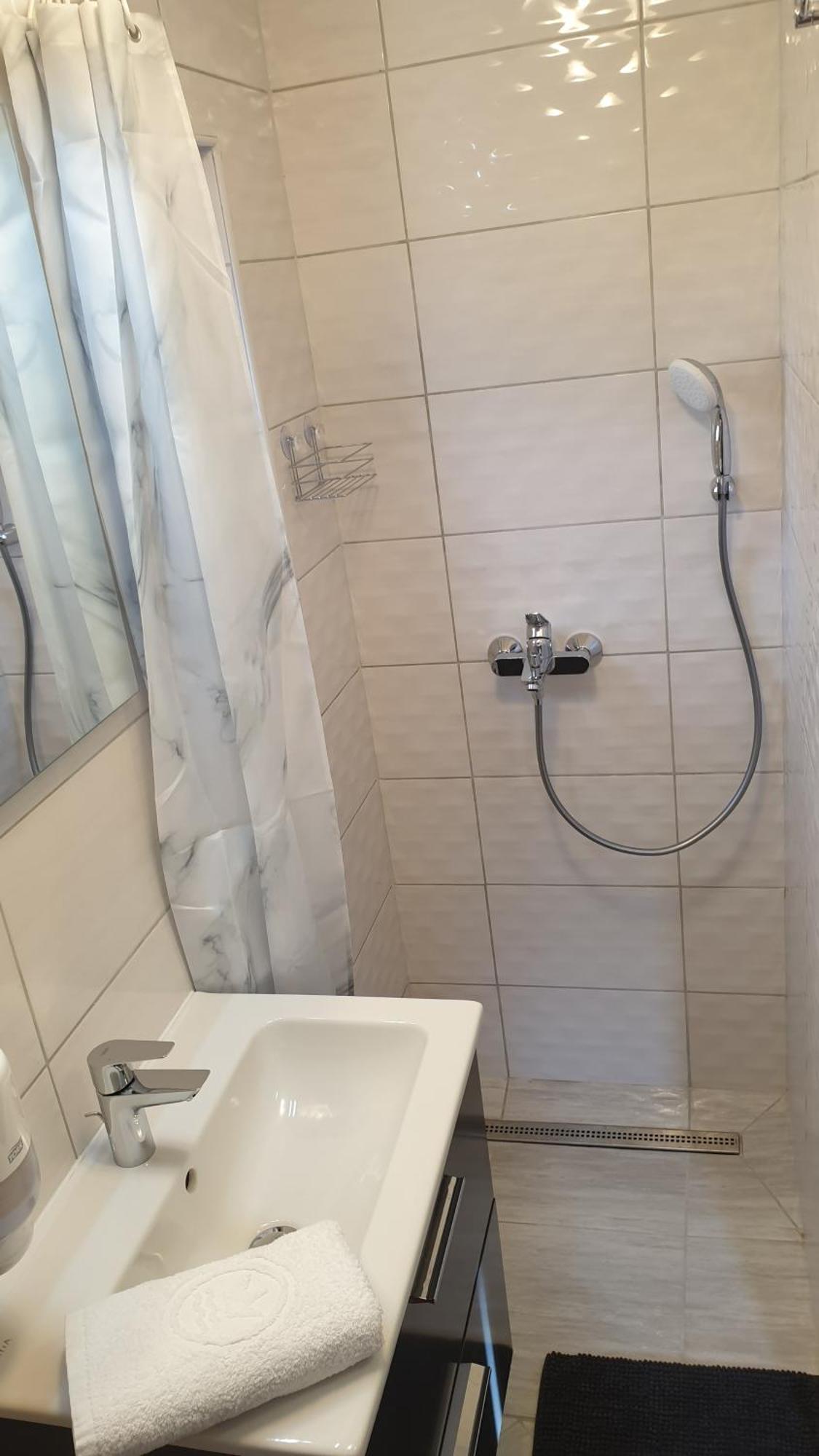 Sarreti Apartmanhaz Balatonfured Exterior photo