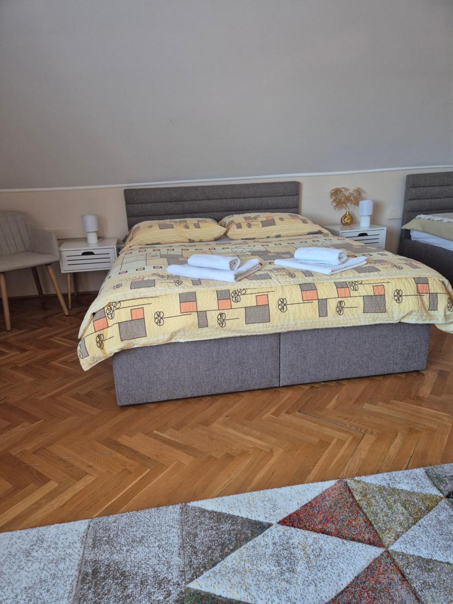 Sarreti Apartmanhaz Balatonfured Exterior photo